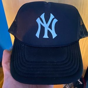 Yankees trucker SnapBack